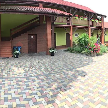 Pod Kasztanem ベッド・アンド・ブレックファスト 3*